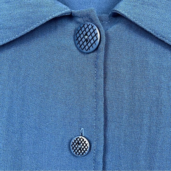 Habitat blue button front collared swing style shirt, size XL. - Picture 5 of 9
